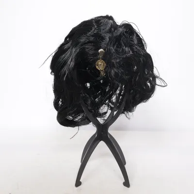 Peruk (Svart) från Quelle
