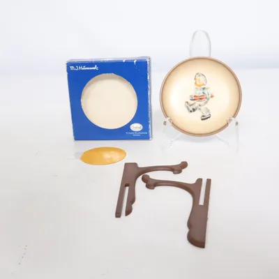 Wall plate (Beige, Multicolored) from Goebel