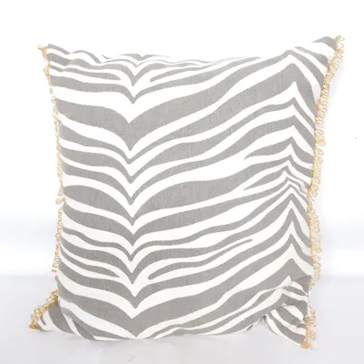 Prydnadskudde (Grå, Vit) från Classic Collection