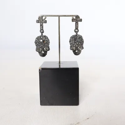 Earrings (Black) Unknown metal