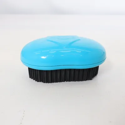 Brosse pour fourrure (Bleu, Noir) de Trixie