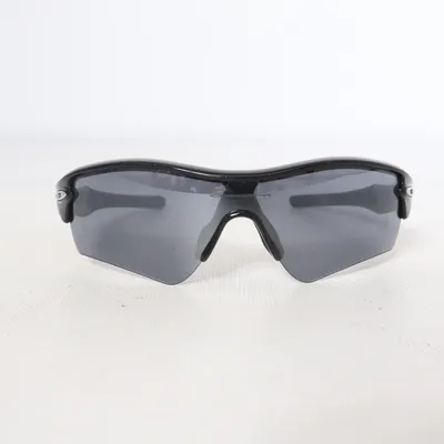 Sportglasögon (Radar Path Metallic Black / Black Iridium) från Oakley