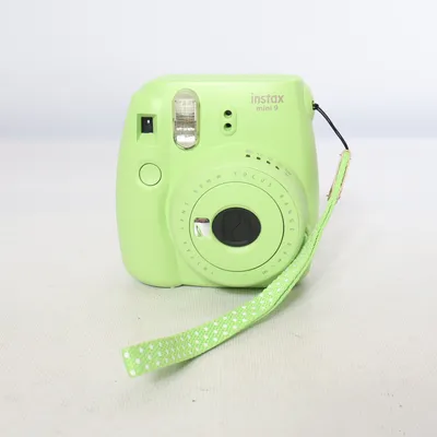Polaroid camera (Mini 9) from Fujifilm