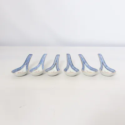 Spoon (White, Blue, Multicolored)