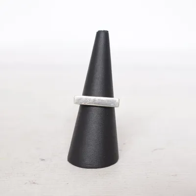Ring (Silverfärgad) Okänd metall