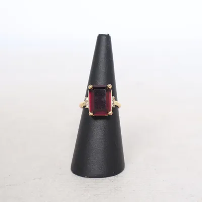 Ring (Guldfärgad, Röd) Okänd metall