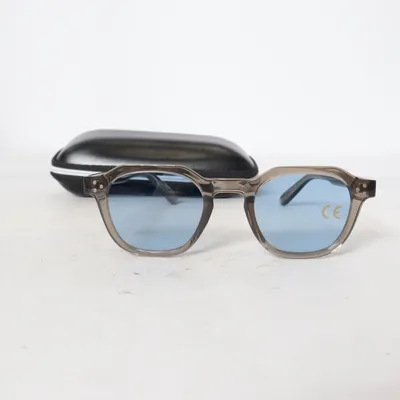 Solglasögon (Grå, Blå)
