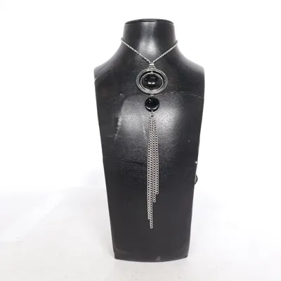 Collier (Noir, Argent) Métal inconnu