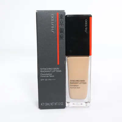 Foundation (Synchro skin radiant lifting) van Shiseido