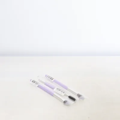 Makeup brush (Purple) from Glossgods Cosmetics