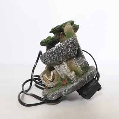 Fountain (Gray, Green, Multicolored)
