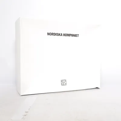 Bricka (Röd) från Nordiska Kompaniet