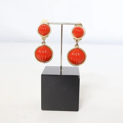 Clip on earrings (Red, Gold) from Vintage Unknown metal