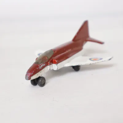 Leksaksflygplan (SB & Phantom) från Matchbox