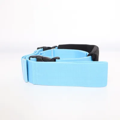 Yogaudstyr (yoga strap, stretching strap, flexibility strap, split training strap, leg stretcher, yoga belt, stretch band, mobility training, flexibility training, home workout gear, fitness accessory, gym equipment, pilates strap, rehab training, warm up tool, recovery tool, adjustable strap, durable material, light blue strap, wellness gear, yoga equipment, tiktok fitness, tiktok yoga, y2k fitness, y2k aesthetic, 2000s fitness, 2000s aesthetic)