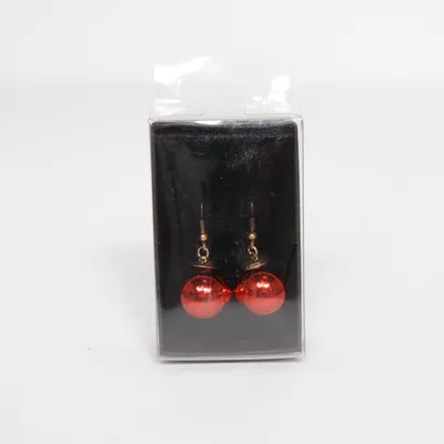 Örhängen (Röd) från Victoria's Design House Okänd metall