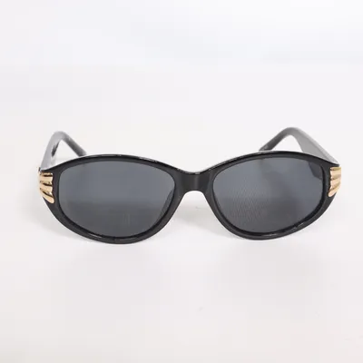 Sunglasses (Black) from Le Specs