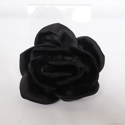 Brosch (Svart) Okänd metall