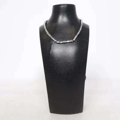 Halsband (Grå) Okänd metall