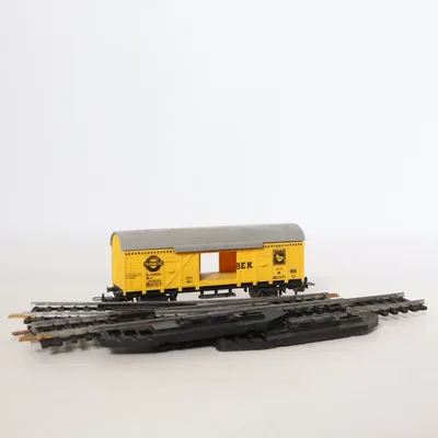 Chemin de fer miniature (Jaune, Gris, Noir) de Gullfiber