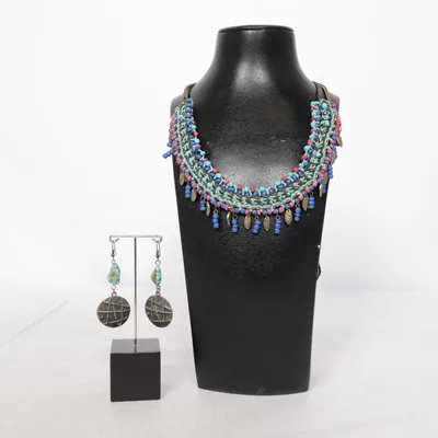 Parure de bijoux (Bleu, Rouge, Or) de Moshi Métal inconnu