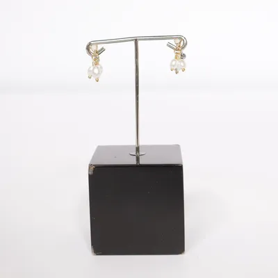 Örhängen (Vit, Guldfärgad) Okänd metall