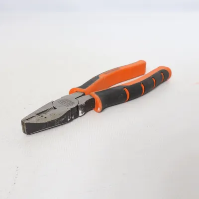 Pince plate de Black+Decker