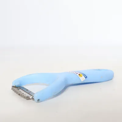 Potato peeler (Blue) from Kiwi