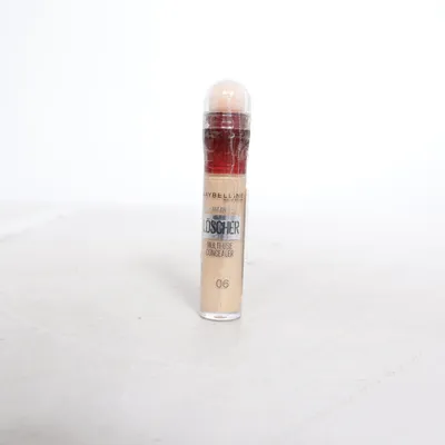Concealer (LOSCHER) från Maybelline
