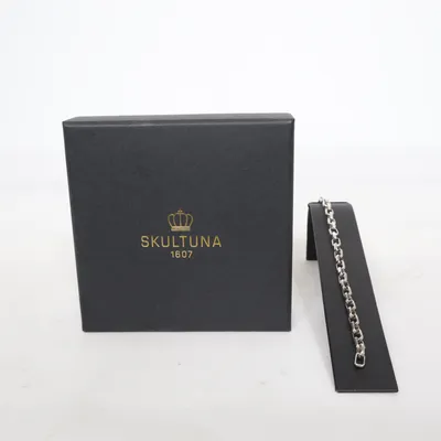 Armband (Silverfärgad) från Skultuna Okänd metall