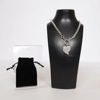 Halsband (Silverfärgad) från Guess Okänd metall