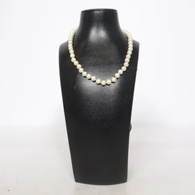 Halsband (Vit) Okänd metall