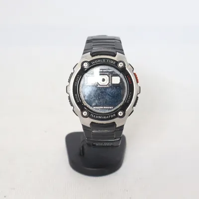 Wristwatch (Black, Silver) from Casio