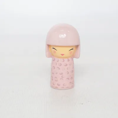 Kokeshi (Rosa) från Skincity