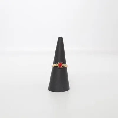 Ring (Guldfärgad, Röd) Okänd metall