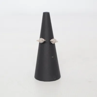 Ring (Silverfärgad) Okänd metall