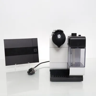 Kaffemaskin ( Nespresso en560w) från DeLonghi