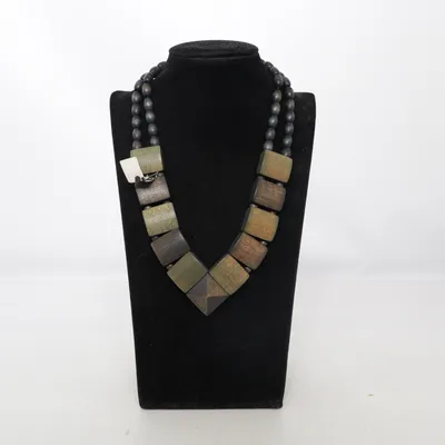 Halsband (Grön, Svart) från Aarikka Okänd metall