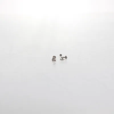 Piercingsmycke (Silverfärgad) från Bodymod Okänd metall