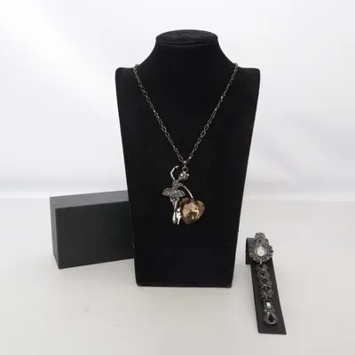 Smyckesset (Grå) från In Zone 247 Okänd metall