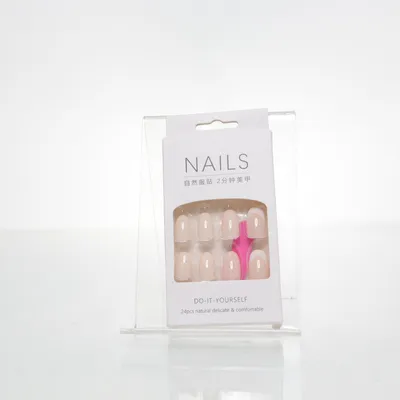 Lösnaglar (Beige, Vit) från Nails Inc.