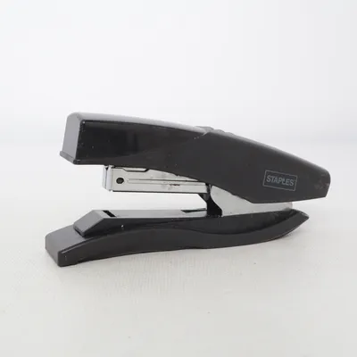 Häftapparat från Staples