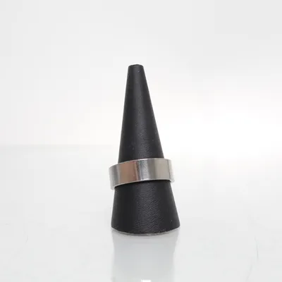 Ring (Silverfärgad) Okänd metall