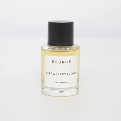 Eau de Parfum (Strawberry Eclair) från Essnce