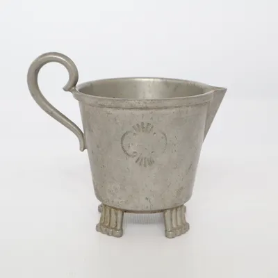 Gräddkanna (G8) från Svenskt Tenn