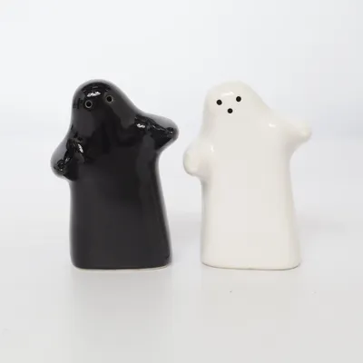 Salt & pepper shakers