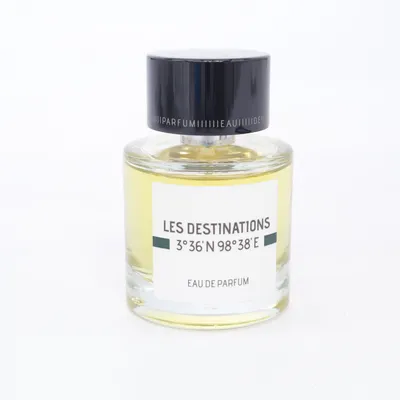 Eau de Parfum (3°36'N 98°38'E) van Les Destinations