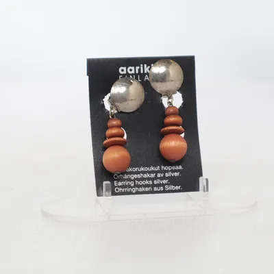 Örhängen (Silverfärgad, Brun) från Aarikka Trä