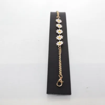 Bracelet (Gold, White) Unknown metal