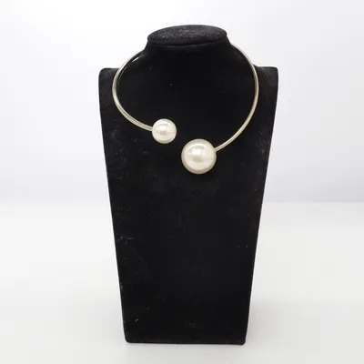 Choker (Gold, White) Unknown metal